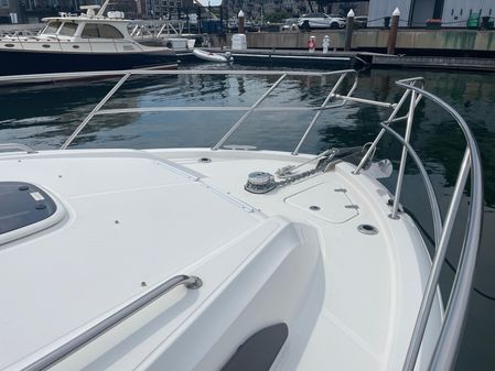 Boston Whaler 325 Conquest image