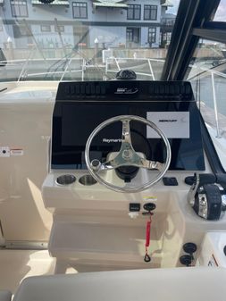 Boston Whaler 325 Conquest image