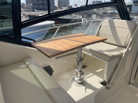 Boston Whaler 325 Conquest image