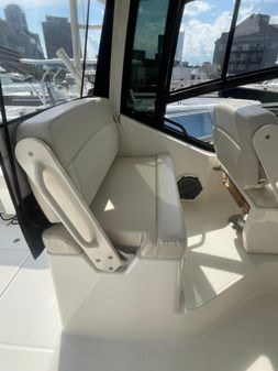 Boston Whaler 325 Conquest image