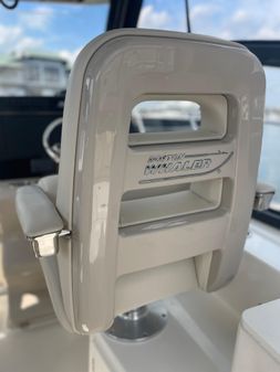 Boston Whaler 325 Conquest image