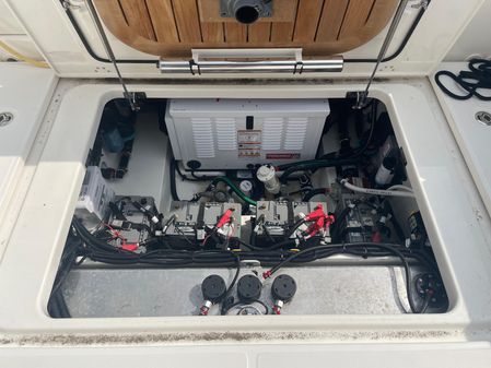 Boston Whaler 325 Conquest image