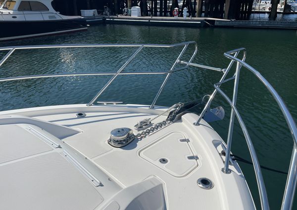 Boston Whaler 325 Conquest image