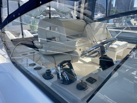 Boston Whaler 325 Conquest image