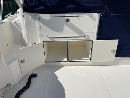 Boston Whaler 325 Conquest image