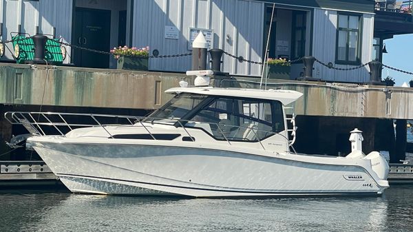 Boston Whaler 325 Conquest 