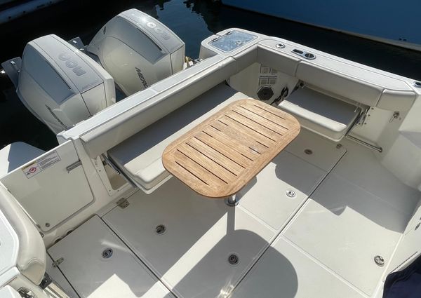 Boston Whaler 325 Conquest image