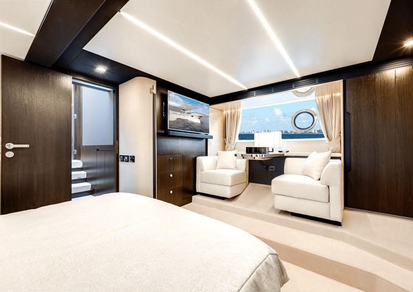 Azimut 66 FLY image