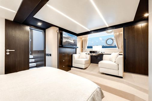 Azimut 66 FLY image