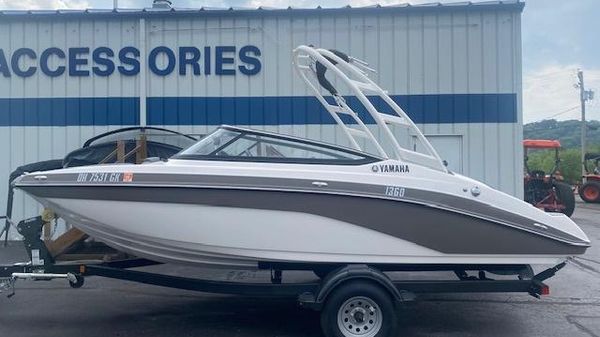 Yamaha Boats AR195 