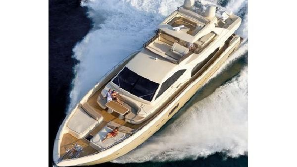 Ferretti Yachts Altura 840 