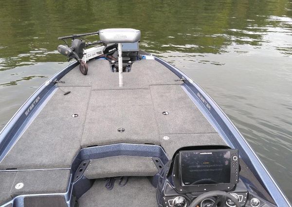 Skeeter ZXR-20 image