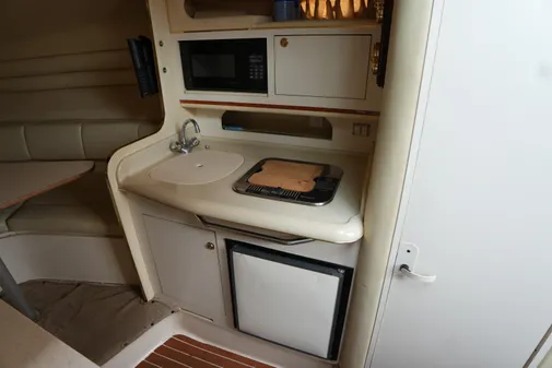 Sea Ray 270 Sundancer image