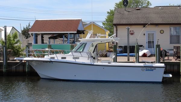 True World Marine 28