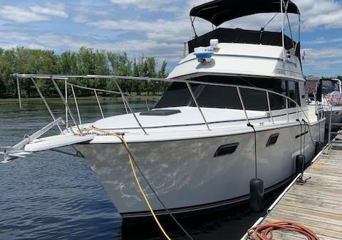 Carver 3207 Aft Cabin