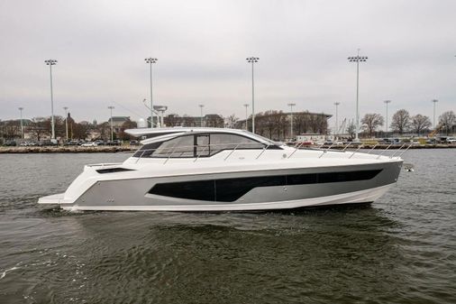 Azimut 51 Atlantis image