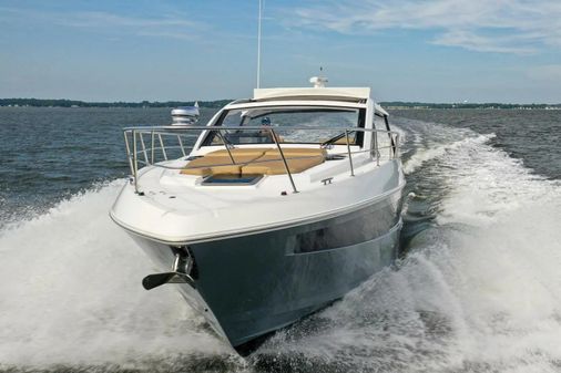 Cruisers Yachts 390 Express Coupe image