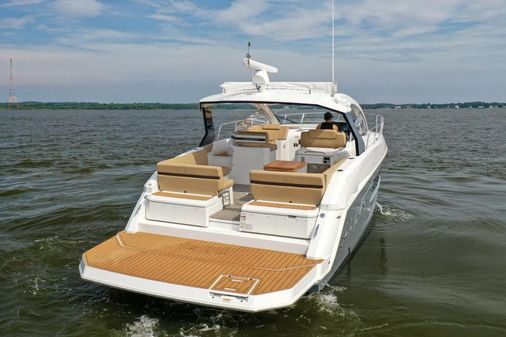 Cruisers Yachts 390 Express Coupe image