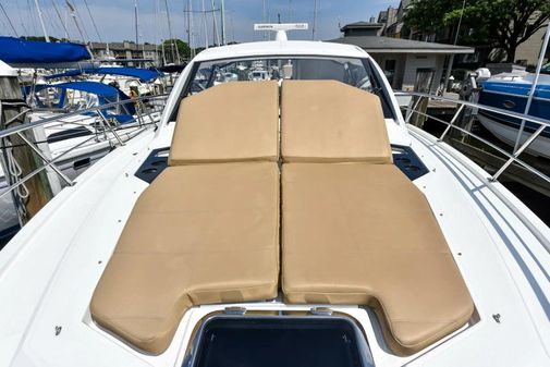 Cruisers Yachts 390 Express Coupe image