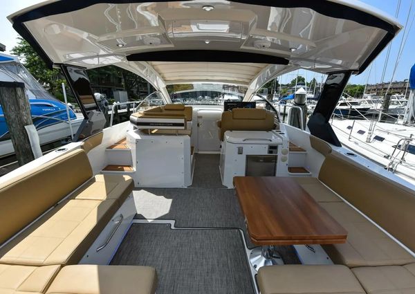 Cruisers Yachts 390 Express Coupe image