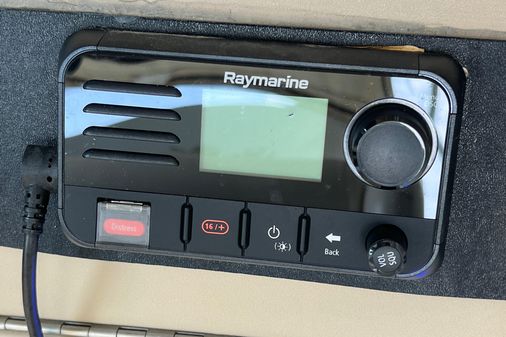 Sea Ray Sundancer 260 image