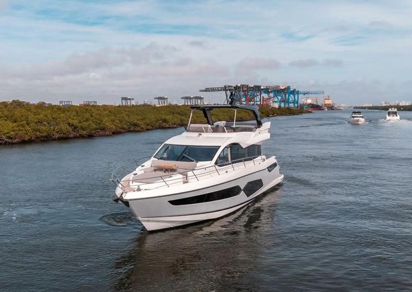 Sunseeker Manhattan 68 image