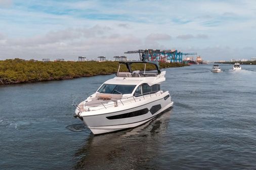 Sunseeker Manhattan 68 image