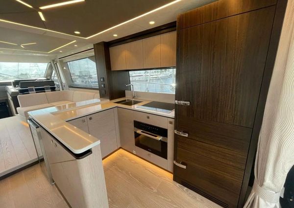 Sunseeker Manhattan 68 image