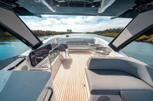 Sunseeker Manhattan 68 image