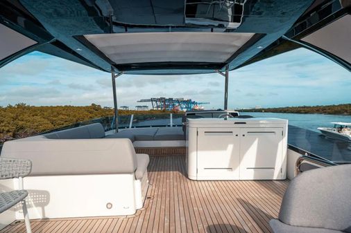 Sunseeker Manhattan 68 image