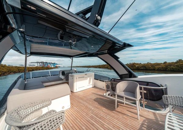 Sunseeker Manhattan 68 image