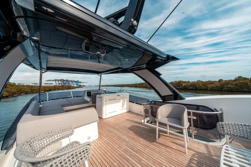 Sunseeker Manhattan 68 image