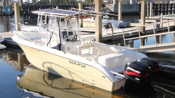 Sea Fox 25 Center Console 