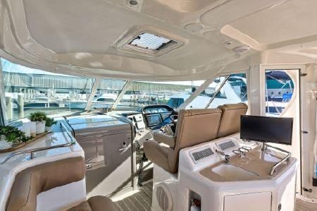 Sea Ray 40 Motor Yacht image