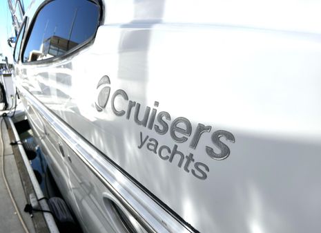 Cruisers Yachts 415 Express Motoryacht image
