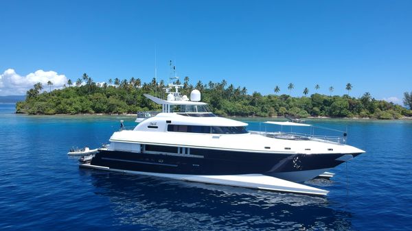 Custom New Zealand Yachts 35m Wavepiercer