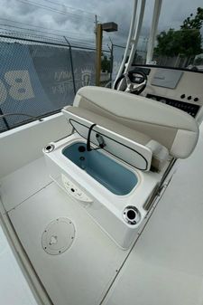 Boston Whaler 210 Dauntless image