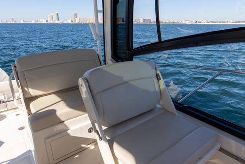 Boston Whaler 325 Conquest image