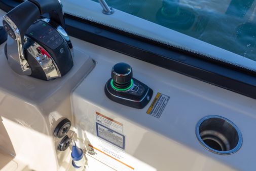 Boston Whaler 325 Conquest image