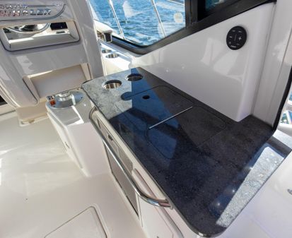 Boston Whaler 325 Conquest image