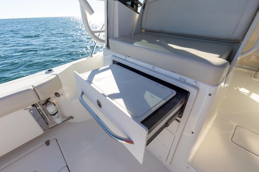 Boston Whaler 325 Conquest image