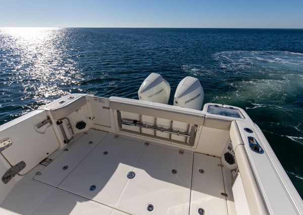 Boston Whaler 325 Conquest image