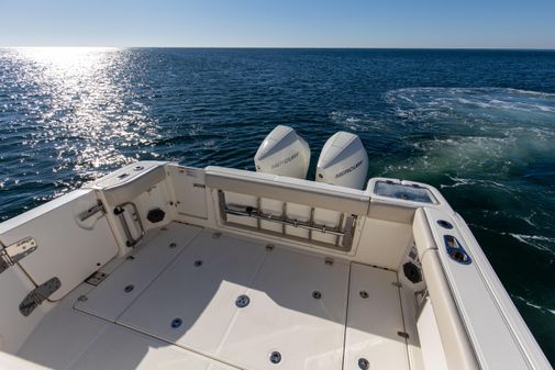 Boston Whaler 325 Conquest image