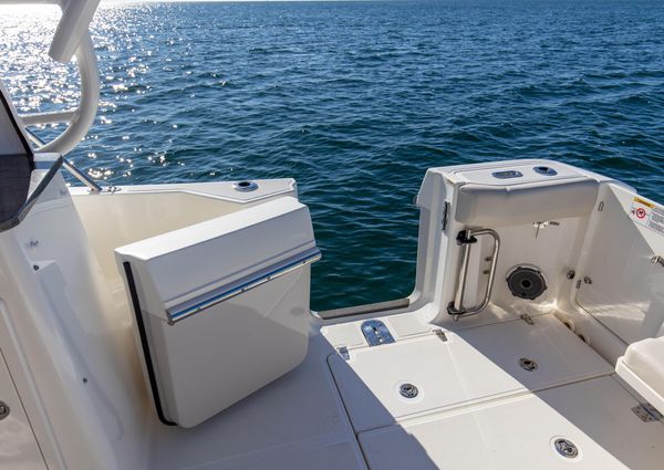 Boston Whaler 325 Conquest image