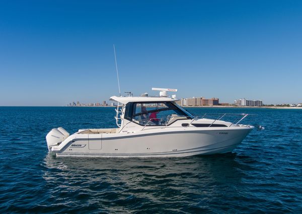 Boston Whaler 325 Conquest image