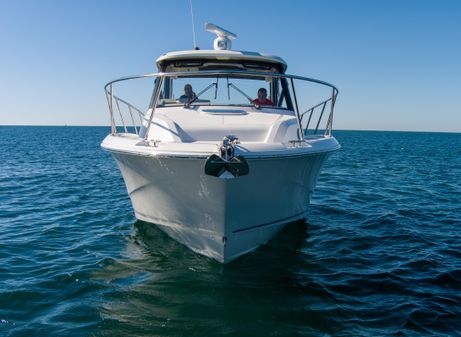 Boston Whaler 325 Conquest image