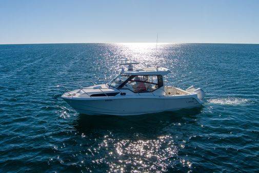 Boston Whaler 325 Conquest image