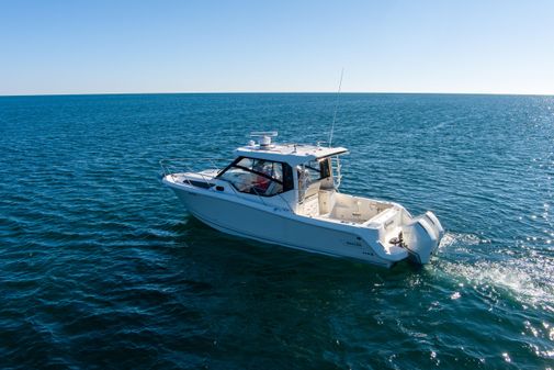 Boston Whaler 325 Conquest image