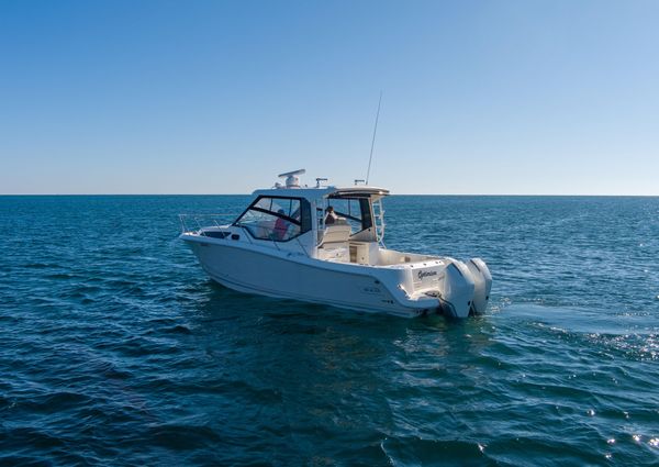 Boston Whaler 325 Conquest image