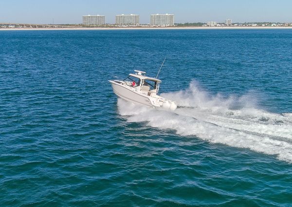 Boston Whaler 325 Conquest image